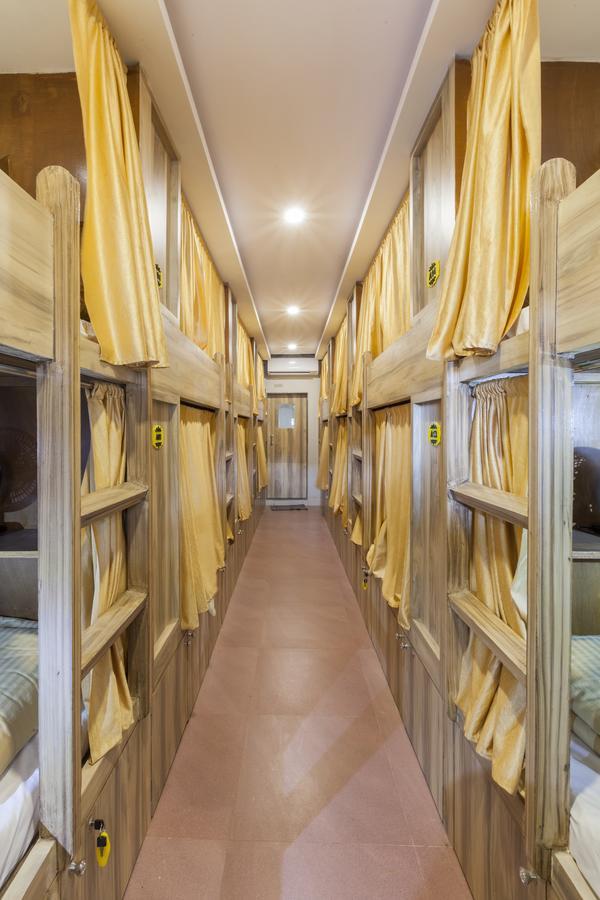 Abza Deluxe Dormitory Mumbai Ngoại thất bức ảnh